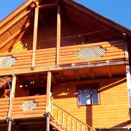Ансол Hotell Vorochta Exteriör bild