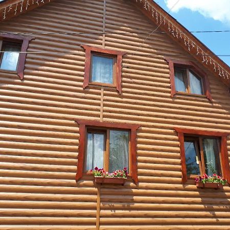 Ансол Hotell Vorochta Exteriör bild