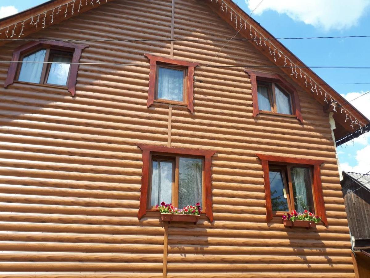 Ансол Hotell Vorochta Exteriör bild